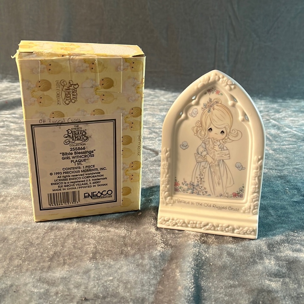 I Believe in the Old Rugged Cross VTG Precious Moments Plaque Figurine